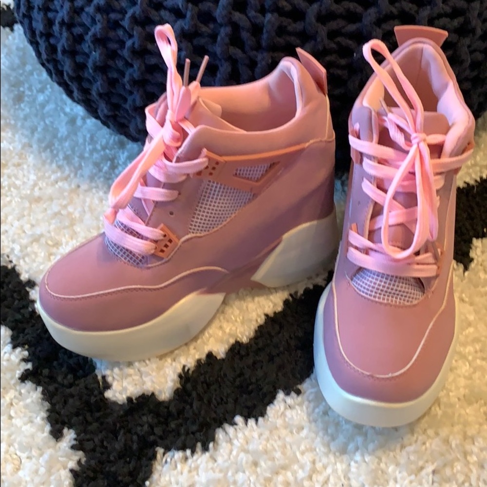 Platform sneaker